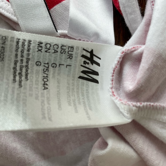 🌻3/$20 H&M Divided cropped tank large - Picture 4 of 5